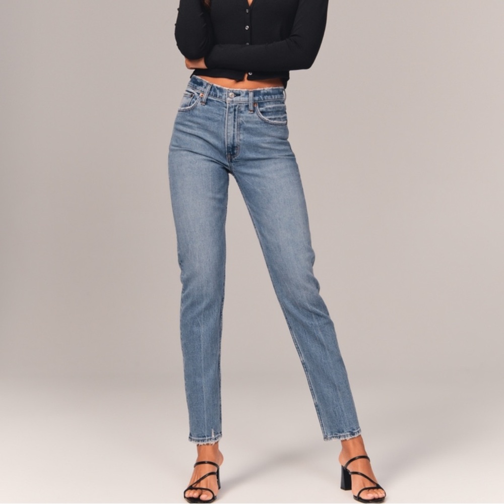 Abercrombie & Fitch - High Rise Mom Jean (Curve Love)